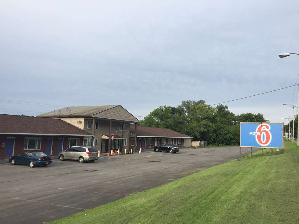 Pet Friendly Motel 6 Ilion NY in Ilion, New York