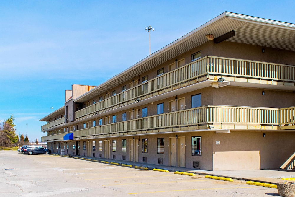 Pet Friendly Motel 6 Cincinnati in Cincinnati, Ohio
