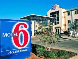 Pet Friendly Motel 6 Gresham in Gresham, Oregon