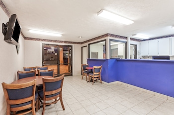 Pet Friendly Motel 6 Morristown TN in Morristown, Tennessee