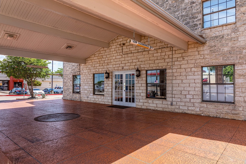 Pet Friendly Motel 6 Georgetown TX in Georgetown, Texas