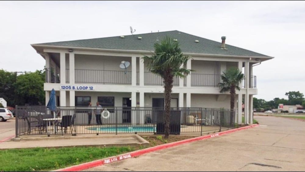 Pet Friendly Motel 6 Irving TX Loop 12 in Irving, Texas