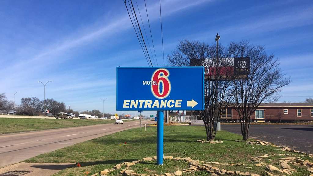 Pet Friendly Motel 6 Waco TX in Waco, Texas