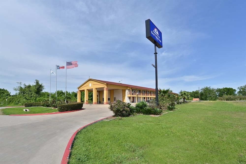 Pet Friendly Motel 6 Wharton TX in Wharton, Texas