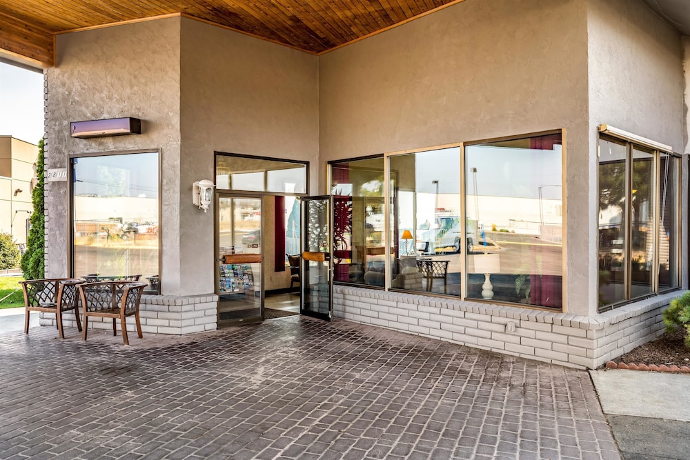 Pet Friendly Motel 6 Kennewick WA / Tri Cities in Kennewick, Washington