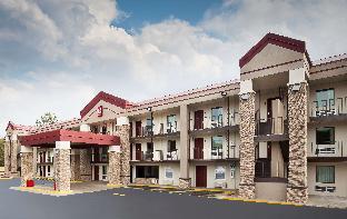 Pet Friendly Red Roof Inn PLUS+ Birmingham East Irondale / Airport in Birmingham, Alabama