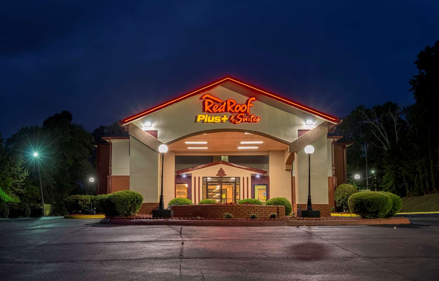 Pet Friendly Red Roof Inn PLUS+ & Suites Opelika in Opelika, Alabama