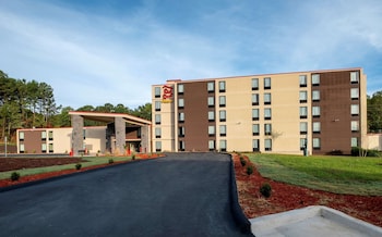 Pet Friendly Red Roof Inn PLUS+ Tuscaloosa University in Tuscaloosa, Alabama