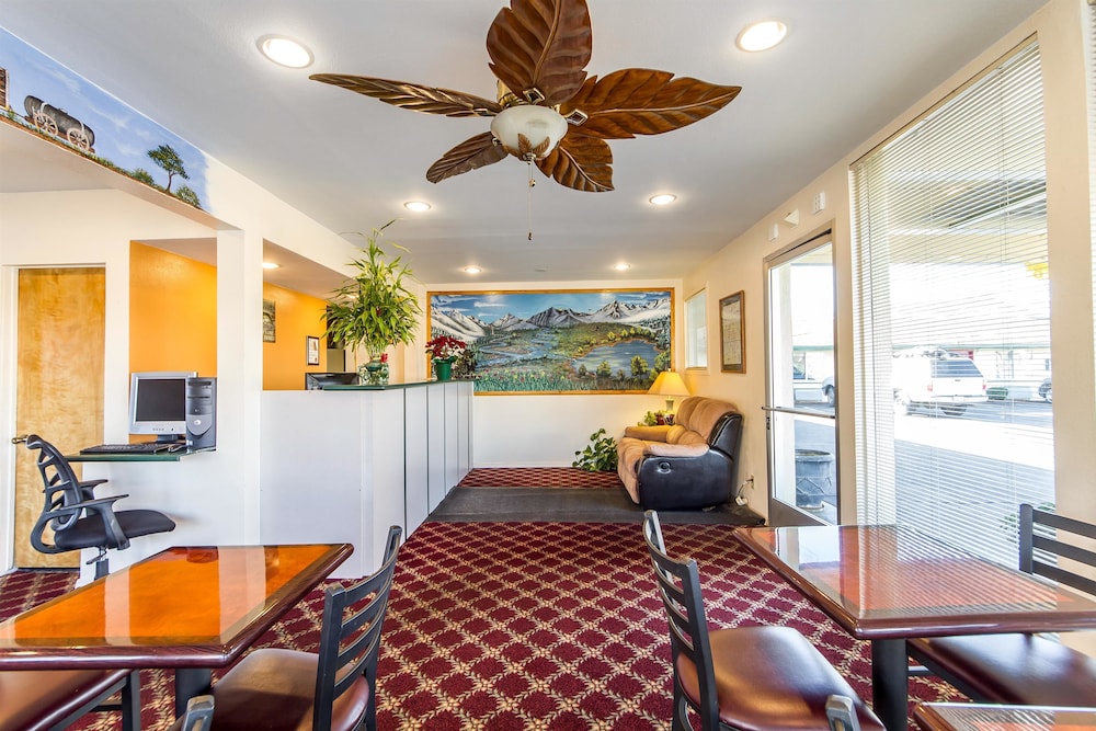 Pet Friendly Quality Inn Bishop Near Mammouth in Bishop, California