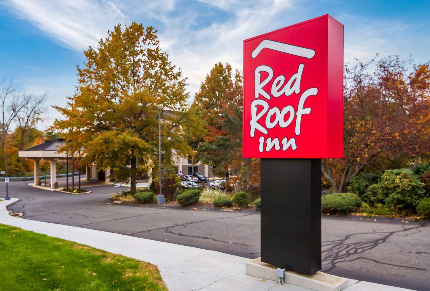 Pet Friendly Red Roof Inn Meriden in Meriden, Connecticut