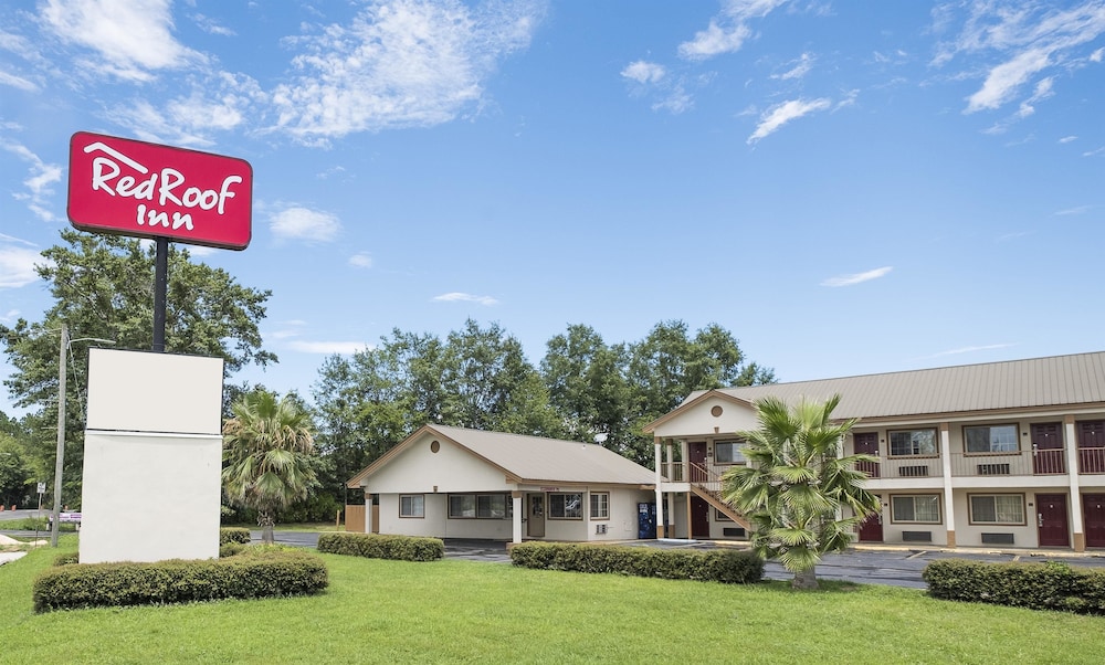 Pet Friendly Red Roof Inn Chipley in Chipley, Florida