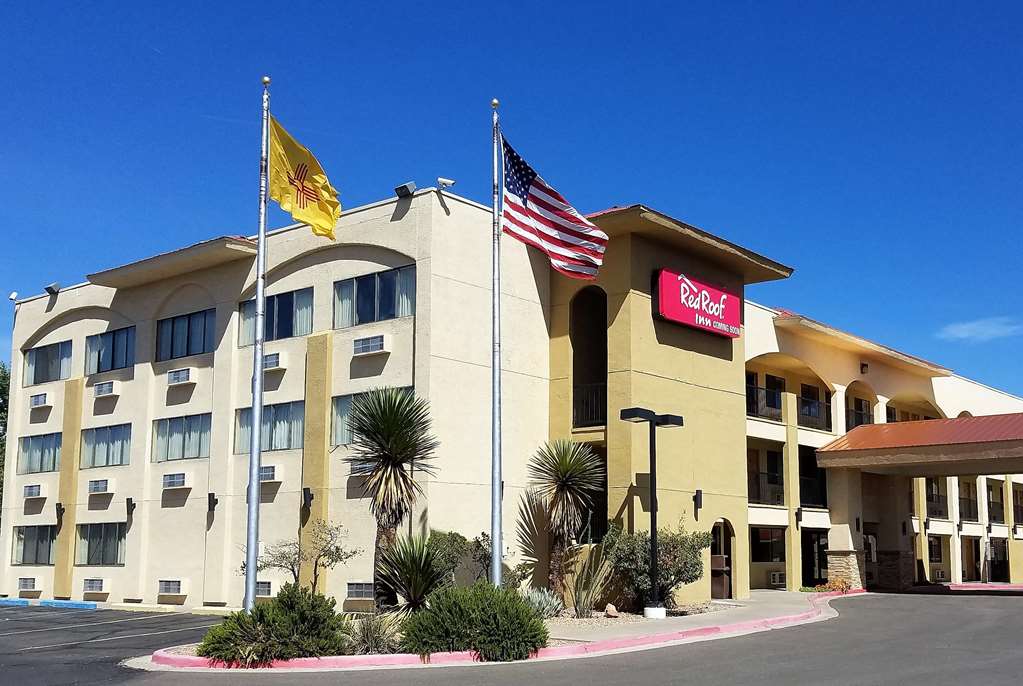 Pet Friendly Red Roof Inn Albuquerque Midtown / UNM Hospital in Albuquerque, New Mexico