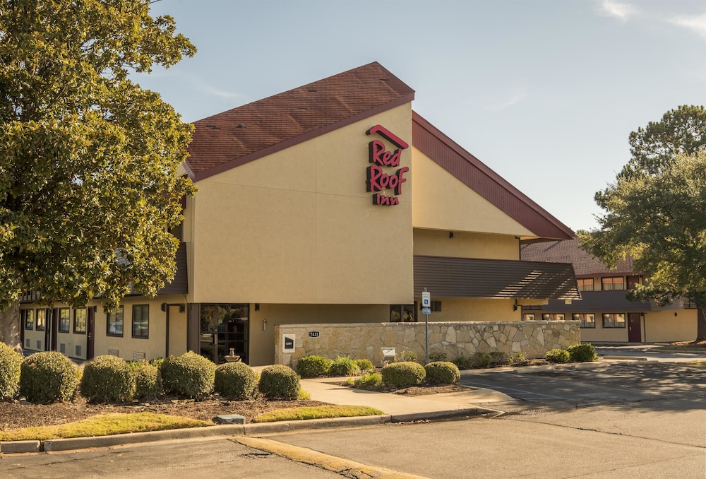 Pet Friendly Red Roof Inn Columbia East Ft. Jackson in Columbia, South Carolina