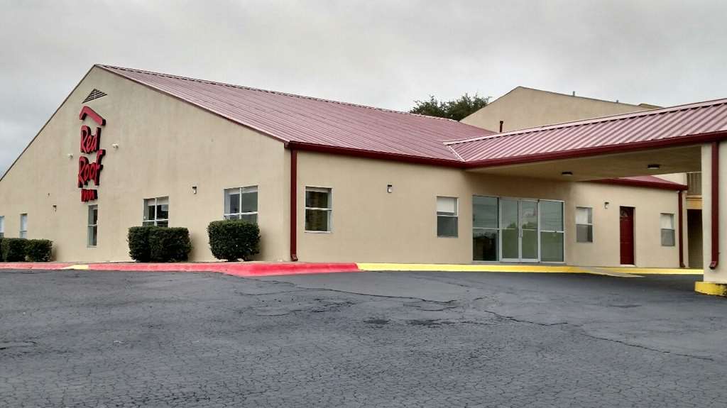 Pet Friendly Red Roof Inn Temple in Temple, Texas