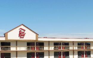 Pet Friendly Red Roof Inn Fredericksburg South in Fredericksburg, Virginia