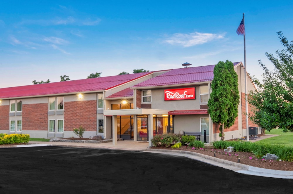 Pet Friendly Red Roof Inn Leesburg in Leesburg, Virginia