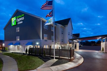 Pet Friendly Holiday Inn Express & Suites Columbus Airport East in Columbus, Ohio
