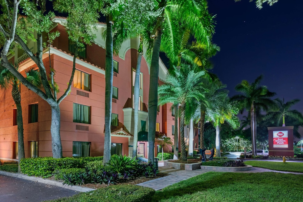 Pet Friendly Best Western Plus Palm Beach Gardens Hotel & Suites And Conference Ct in Palm Beach Gardens, Florida