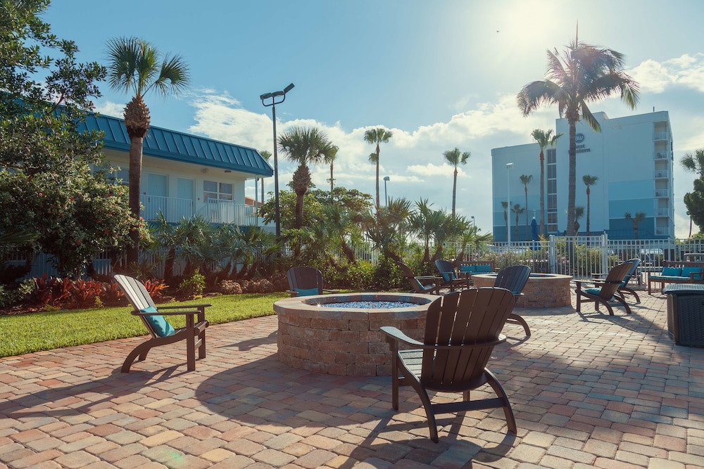 Pet Friendly Best Western Cocoa Beach Hotel & Suites in Cocoa Beach, Florida