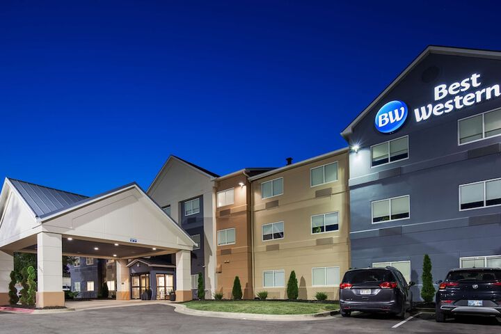Pet Friendly Best Western Independence Kansas City in Independence, Missouri