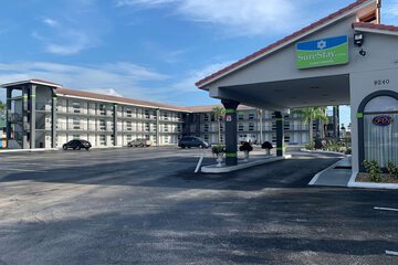 Pet Friendly Surestay Hotel By Best Western Clermont Theme Park West in Clermont, Florida