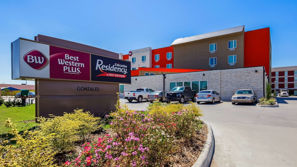 Pet Friendly Best Western Plus Executive Residency Ascension Hotel in Gonzales, Louisiana