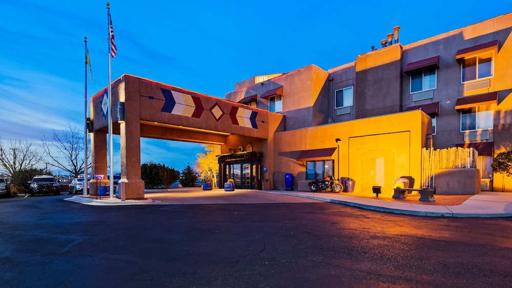 Pet Friendly Inn At Santa Fe, Surestay Collection By Best Western in Santa Fe, New Mexico