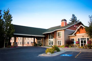 Pet Friendly Best Western Plus Kalispell/Glacier Park West Hotel & Suites in Kalispell, Montana