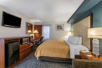 Pet Friendly Quality Inn Austintown - Youngstown West in Austintown, Ohio