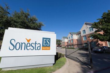 Pet Friendly Sonesta ES Suites Dallas Park Central in Dallas, Texas