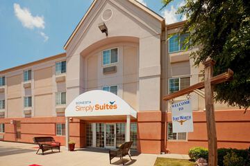 Pet Friendly Sonesta Simply Suites Fort Worth in Fort Worth, Texas