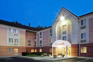 Pet Friendly Sonesta Simply Suites Knoxville in Knoxville, Tennessee
