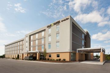 Pet Friendly Home2 Suites by Hilton Milwaukee Brookfield in Waukesha, Wisconsin
