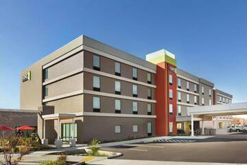 Pet Friendly Home2 Suites by Hilton Portland Airport OR in Portland, Oregon