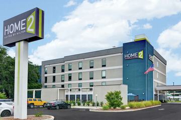 Pet Friendly Home2 Suites by Hilton Pensacola I 10 at North Davis Hwy in Pensacola, Florida