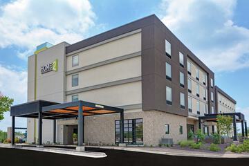 Pet Friendly Home2 Suites by Hilton Bettendorf Quad Cities in Bettendorf, Iowa