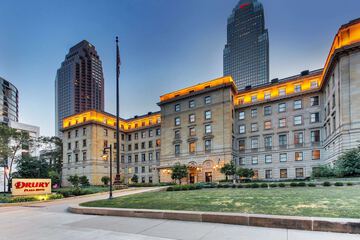 Pet Friendly Drury Plaza Hotel Cleveland Downtown in Cleveland, Ohio
