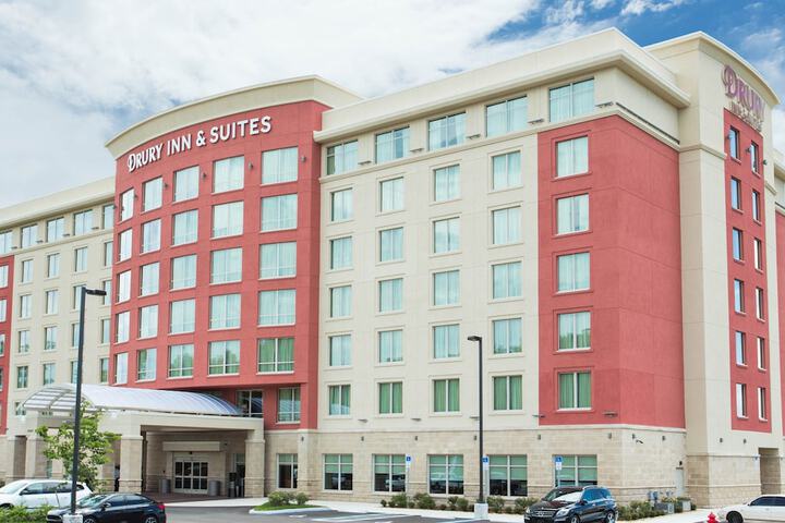 Pet Friendly Drury Inn & Suites Fort Myers Airport FGCU in Fort Myers, Florida