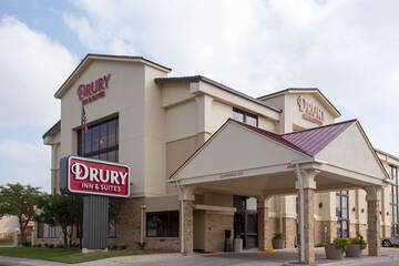 Pet Friendly Drury Inn & Suites San Antonio Northeast in San Antonio, Texas
