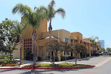 Pet Friendly Extended Stay America Suites Orange County Irvine Spectrum in Irvine, California