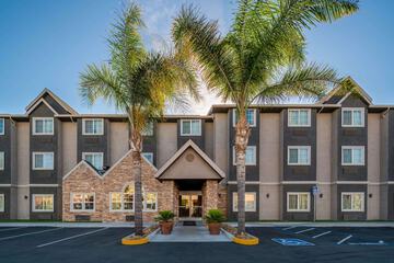 Pet Friendly Microtel Inn & Suites by Wyndham Tracy in Tracy, California