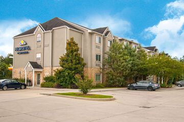 Pet Friendly Microtel Inn & Suites by Wyndham Pearl River / Slidell in Pearl River, Louisiana