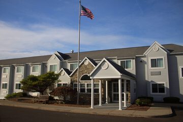 Pet Friendly Microtel Inn by Wyndham Victor / Rochester in Victor, New York