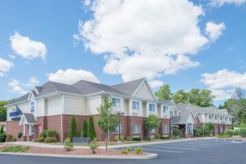 Pet Friendly Microtel Inn & Suites by Wyndham Chili / Rochester Airport in Rochester, New York