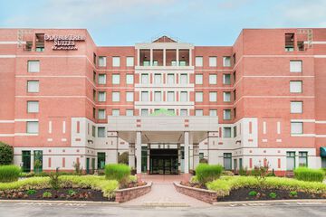 Pet Friendly DoubleTree Suites by Hilton Hotel Philadelphia West in Plymouth Meeting, Pennsylvania
