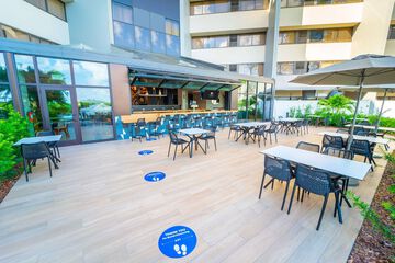 Pet Friendly DoubleTree by Hilton Tampa Rocky Point Waterfront in Tampa, Florida