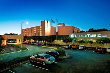 Pet Friendly DoubleTree Hotel Baltimore BWI Airport in Linthicum Heights, Maryland