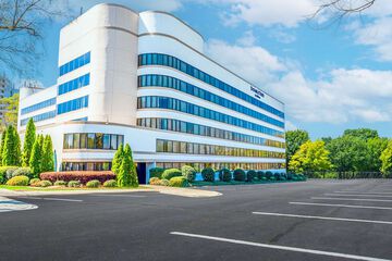 Pet Friendly DoubleTree by Hilton South Charlotte Tyvola in Charlotte, North Carolina