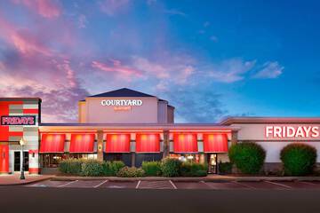 Pet Friendly Courtyard by Marriott Chicago Midway Airport in Chicago, Illinois
