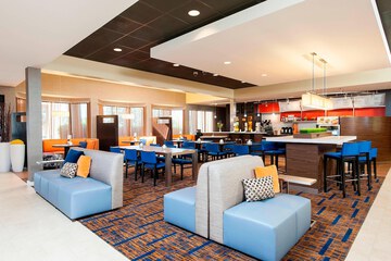Pet Friendly Courtyard by Marriott Chicago Glenview / Northbrook in Glenview, Illinois